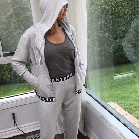 NEW DKNY tracksuit SZ Med - Picture 6 of 16
